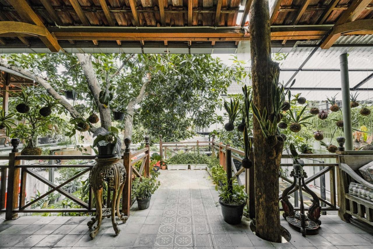 Djajanti House Bed & Breakfast Semarang Eksteriør bilde