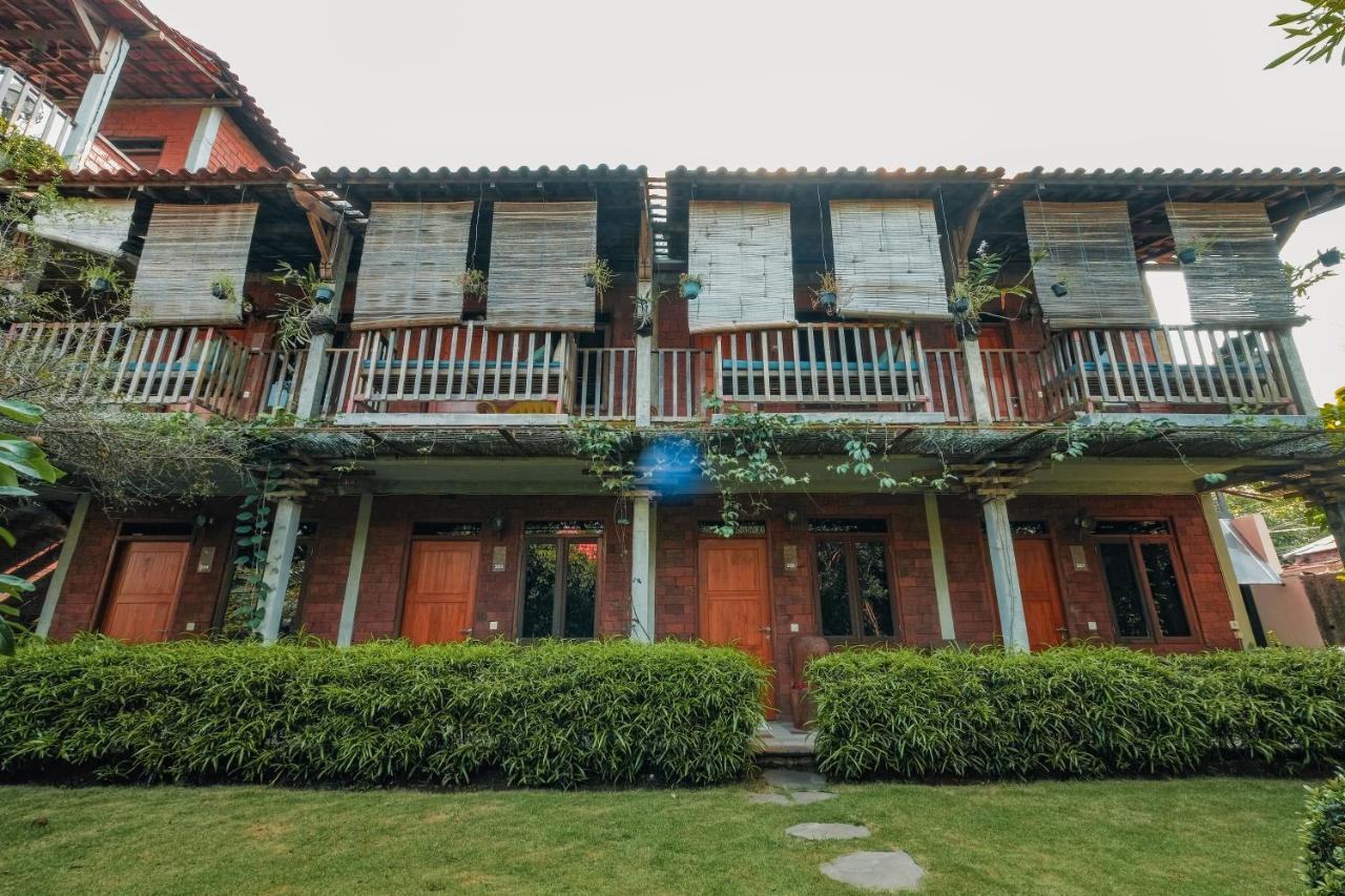 Djajanti House Bed & Breakfast Semarang Eksteriør bilde