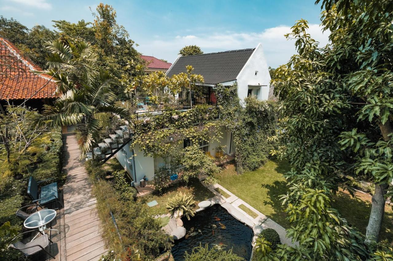 Djajanti House Bed & Breakfast Semarang Eksteriør bilde