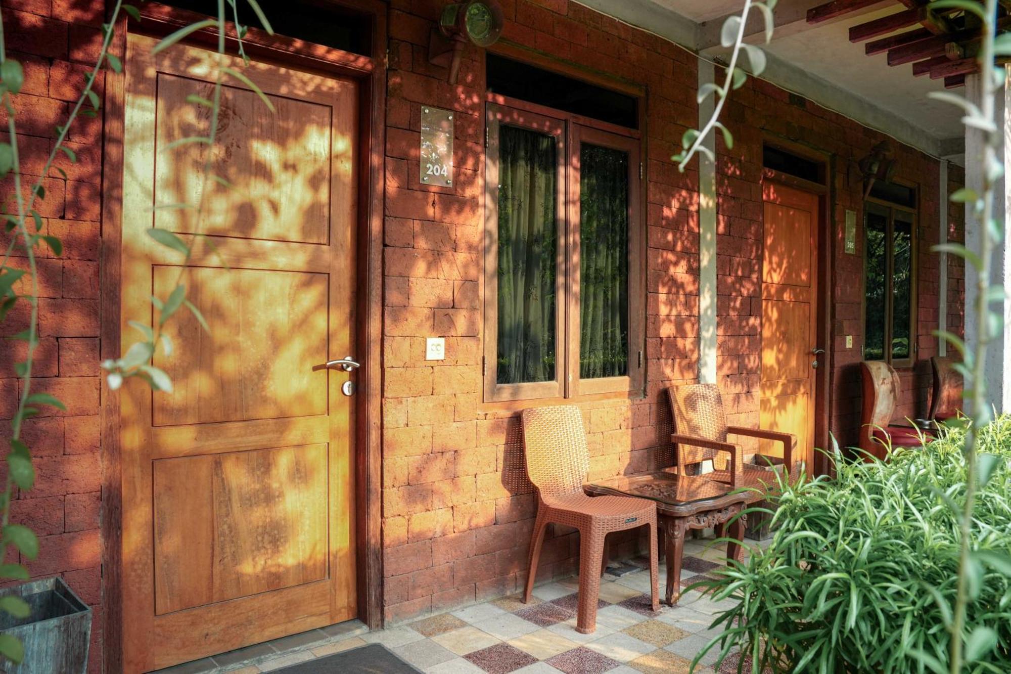 Djajanti House Bed & Breakfast Semarang Eksteriør bilde