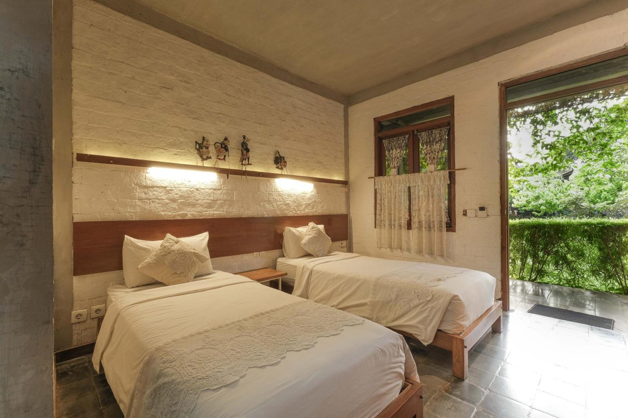 Djajanti House Bed & Breakfast Semarang Eksteriør bilde