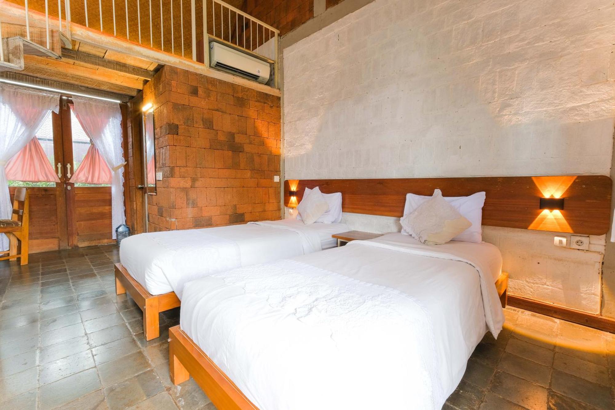 Djajanti House Bed & Breakfast Semarang Eksteriør bilde