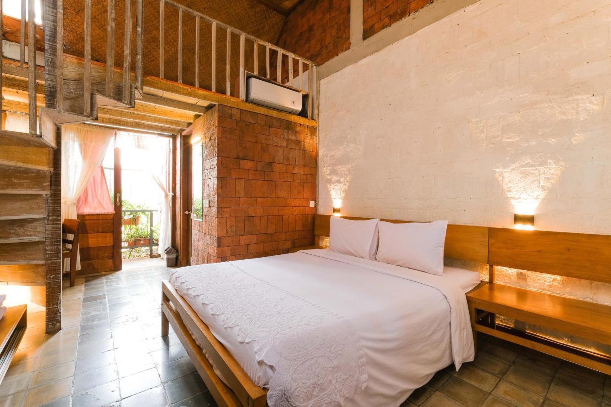 Djajanti House Bed & Breakfast Semarang Eksteriør bilde