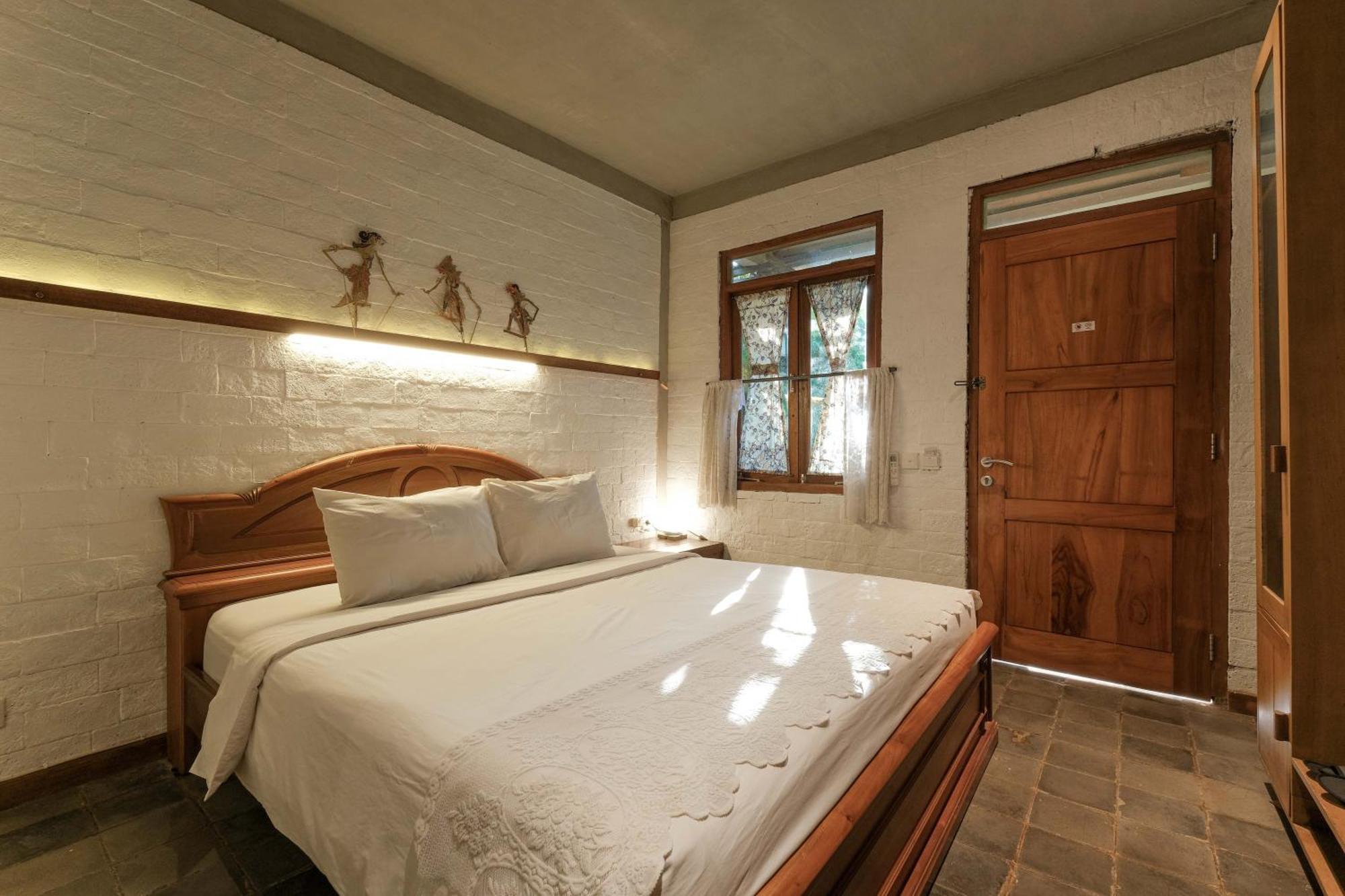 Djajanti House Bed & Breakfast Semarang Eksteriør bilde