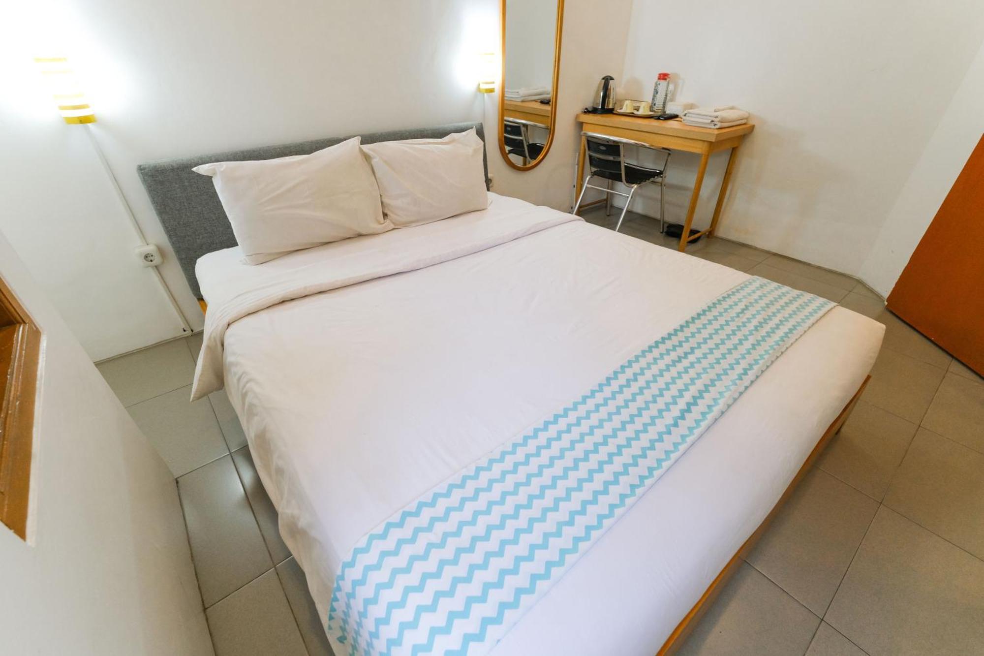 Djajanti House Bed & Breakfast Semarang Eksteriør bilde