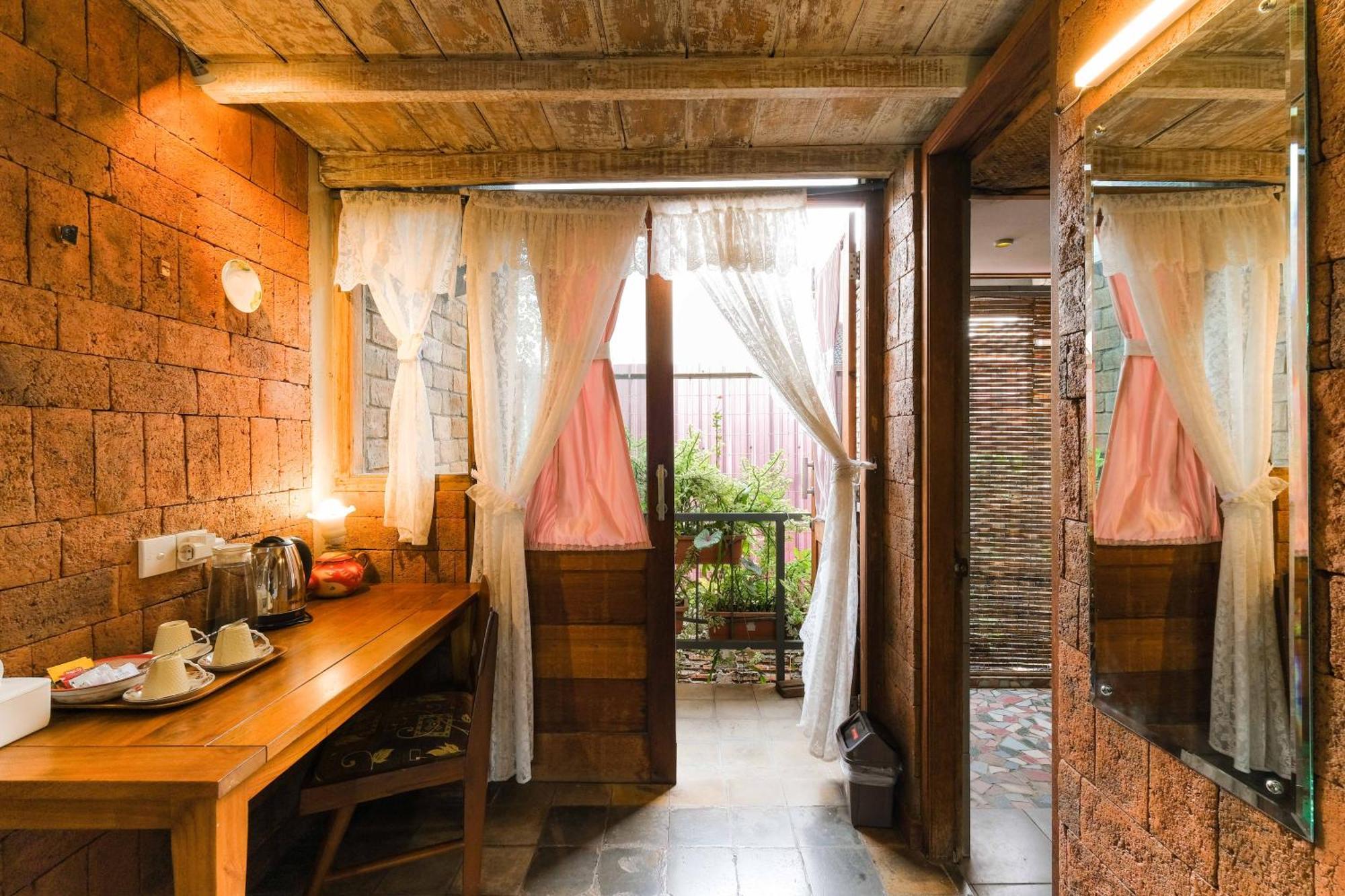 Djajanti House Bed & Breakfast Semarang Eksteriør bilde